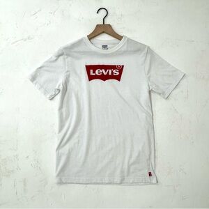 Levi’s Red Logo Graphic Tee – Junior XL (13–15) / Women’s S–M